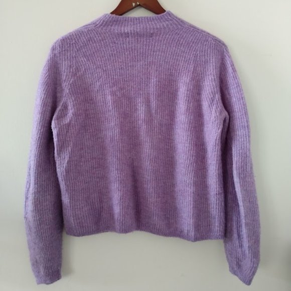 Banana Republic Cropped Sweater - Picture 2 of 5